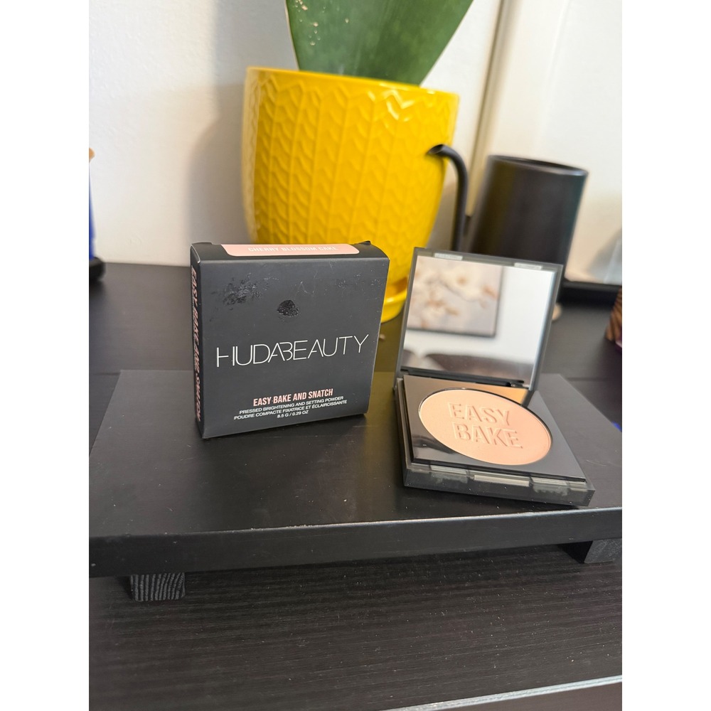 Huda Beauty Easy Bake and Snatch Pressed Powder Cherry Blossom Cake 8.5g new